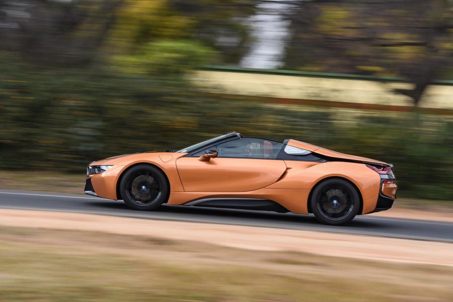  BMW i8 Roadster (I15) 2018 года  (ZA) (фото 14 из 44)